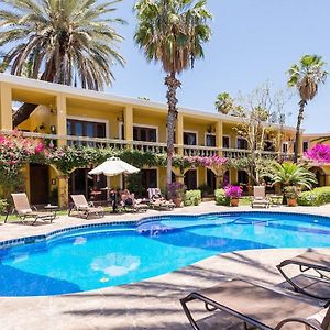 El Encanto Inn & Suites